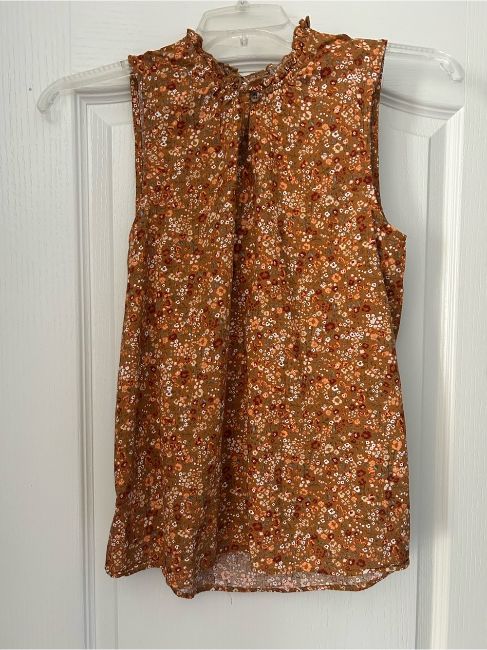 Sonoma sleeveless ditsy floral top in brown,orange, tan , M